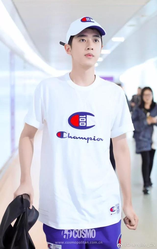 抖音整个夏天想和你环游世界是什么歌，整个夏天都想和你环游世界的歌（这是肯豆最最甜的一次）