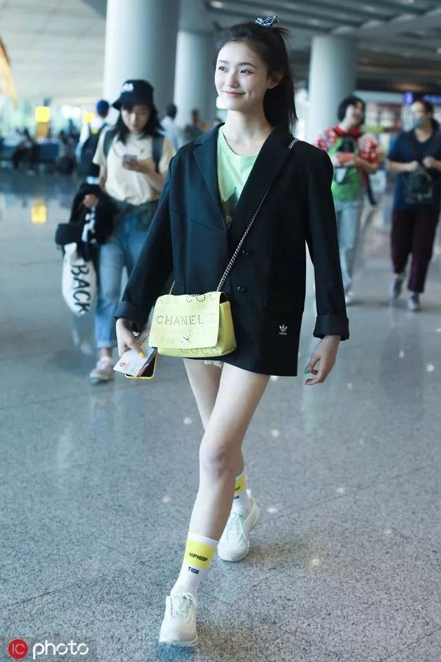 抖音整个夏天想和你环游世界是什么歌，整个夏天都想和你环游世界的歌（这是肯豆最最甜的一次）