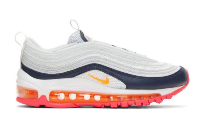 抖音整个夏天想和你环游世界是什么歌，整个夏天都想和你环游世界的歌（这是肯豆最最甜的一次）