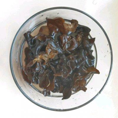 韭菜包水饺方法，韭菜水饺做法（韭菜这样包出水饺比饺子店里卖的好吃多了）