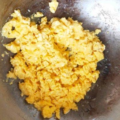 韭菜包水饺方法，韭菜水饺做法（韭菜这样包出水饺比饺子店里卖的好吃多了）