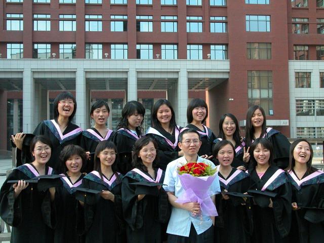 Lady and gentleman! It is show time!，微信头像，Lady and gentleman! It is show time!（一位宁夏女孩的国际之路）