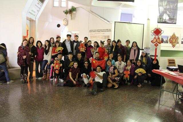 Lady and gentleman! It is show time!，微信头像，Lady and gentleman! It is show time!（一位宁夏女孩的国际之路）