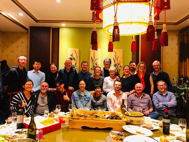 Lady and gentleman! It is show time!，微信头像，Lady and gentleman! It is show time!（一位宁夏女孩的国际之路）