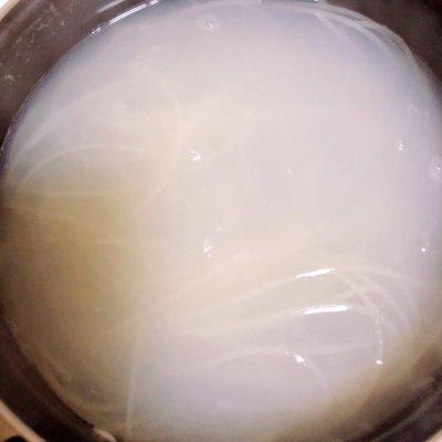 炸酱米线做法是什么，最正宗的米线酱的做法（#夏天夜宵High起来）