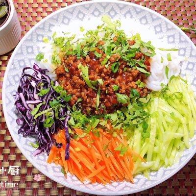 炸酱米线做法是什么，最正宗的米线酱的做法（#夏天夜宵High起来）