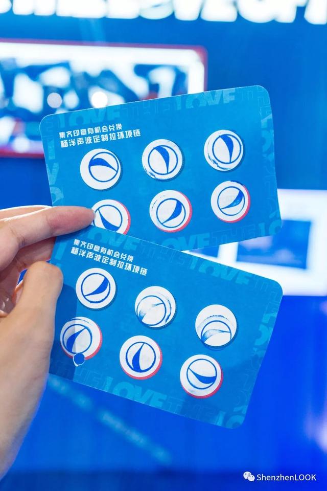 像百事可乐标志的衣服是什么牌子，logo像百事可乐的衣服（百事可乐快闪店）