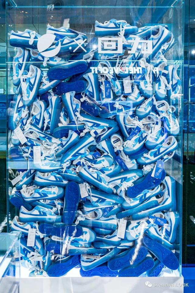 像百事可乐标志的衣服是什么牌子，logo像百事可乐的衣服（百事可乐快闪店）