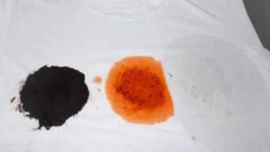 衣服上的辣椒油怎么洗掉，衣服上沾了辣椒油怎么快速去除（白色T恤沾上辣椒油）