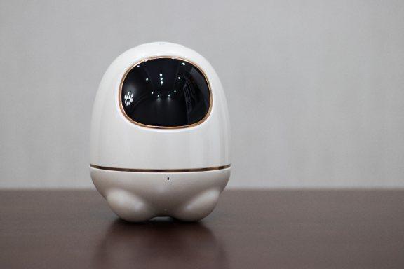 led点阵屏原理是什么，led点阵是什么意思（属于小孩子的智能机器人来了）