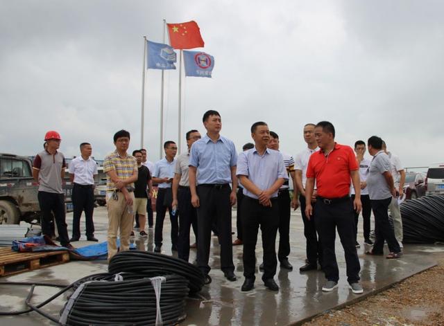 陈万东个人简历，万东华 简历（区委书记陈万东调研华兴玻璃迁建项目）