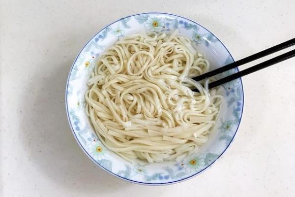 沙县小吃飘香拌面的做法讲解，这碗飘香拌面最馋人