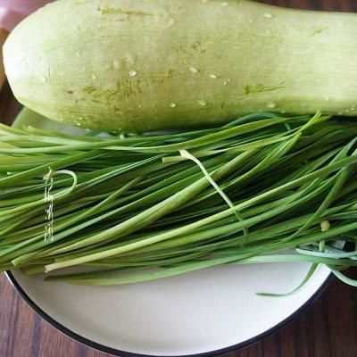 韭菜鸡蛋蒸饺需要蒸几分钟，怎样做美味的韭菜鸡蛋蒸饺（超级简单的韭菜西葫芦鸡蛋馅蒸饺）