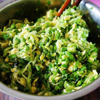 韭菜鸡蛋蒸饺需要蒸几分钟，怎样做美味的韭菜鸡蛋蒸饺（超级简单的韭菜西葫芦鸡蛋馅蒸饺）