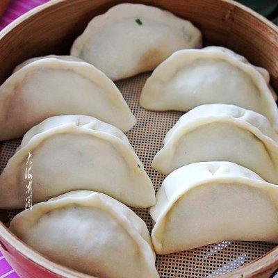 韭菜鸡蛋蒸饺需要蒸几分钟，怎样做美味的韭菜鸡蛋蒸饺（超级简单的韭菜西葫芦鸡蛋馅蒸饺）