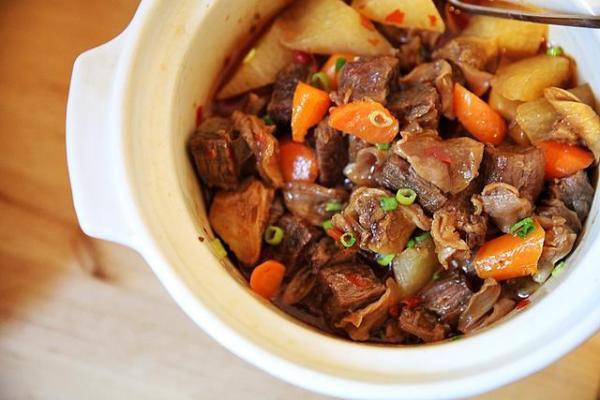 家常简单牛肉炖萝卜，牛肉炖萝卜最好吃的14种做法