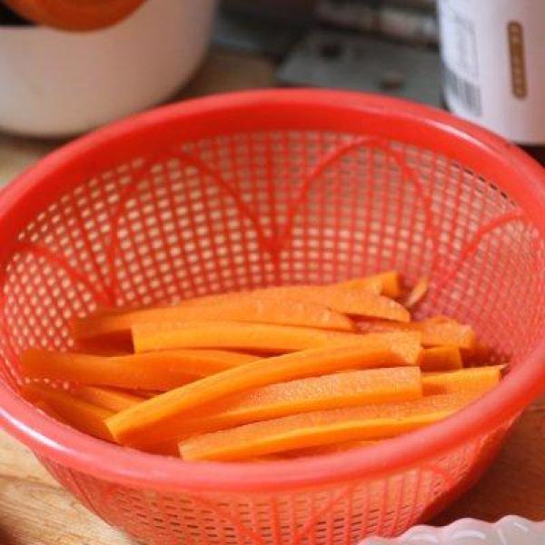 寿司怎么卷才紧，怎样才能将寿司卷紧（百吃不腻的寿司教程）