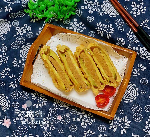 茄饼夹肉的家常做法，怎么做夹肉茄饼（炸茄饼～茄盒升级版开启元气满满的一天）