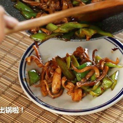 青椒鱿鱼的做法是怎样的，青椒鱿鱼的做法是怎样的呢（#美食新势力#辣炒鱿鱼干）