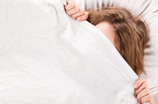 正常人睡眠时间标准，正常人睡眠几个小时最好（睡眠时间“新国标”出炉）