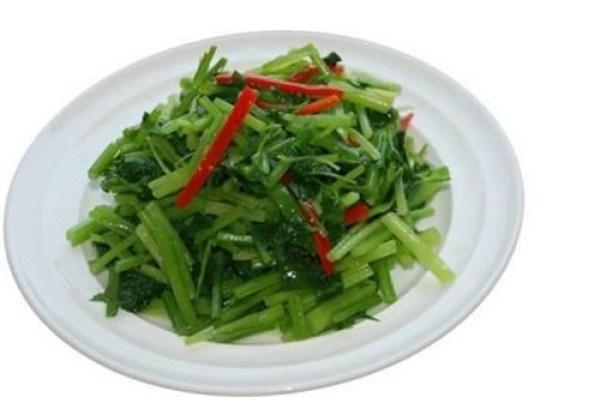 芹菜汁一天喝多少最好，芹菜汁一天喝多少毫升（不到2块钱一斤的它是三高最怕的菜）