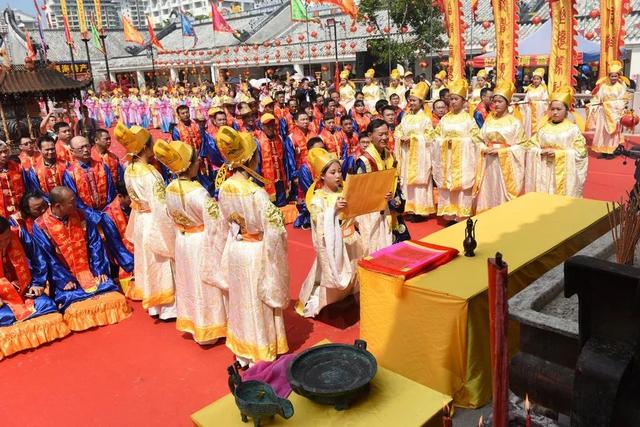 作者:彭允好中国是"礼义之邦,祭天地神明,祭祖宗先烈,祭古圣先贤三祭