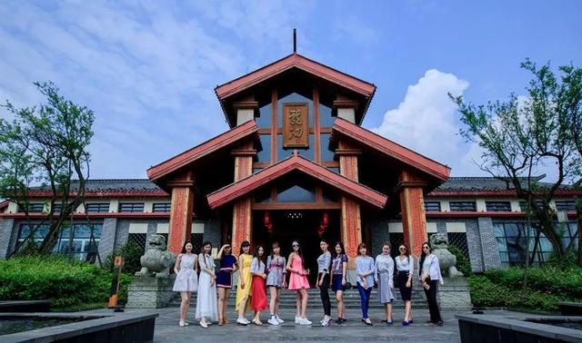 泸州纳溪有什么好玩的地方，泸州纳溪哪些地方好玩（牛！纳溪这个村叫响全国）