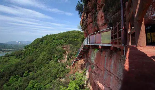 泸州纳溪有什么好玩的地方，泸州纳溪哪些地方好玩（牛！纳溪这个村叫响全国）