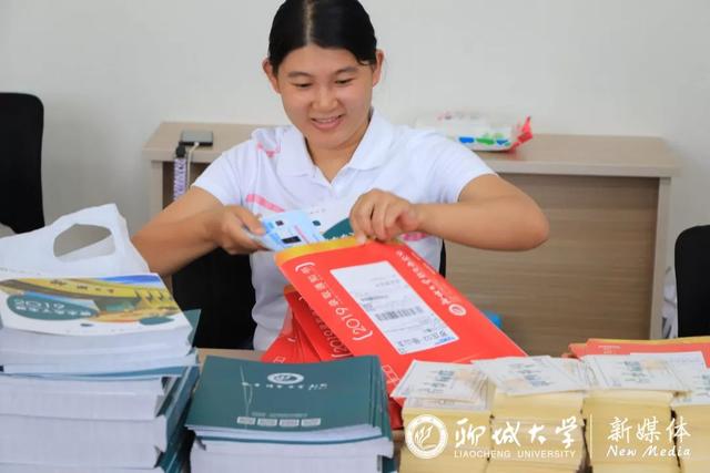 聊城大学录取查询，2021年聊城大学高考录取结果公布时间及录取通知书查询入口（围观！录取通知书来喽）