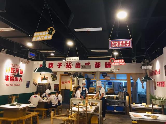 市井火锅文化，生存于火锅和串串香的夹缝之间