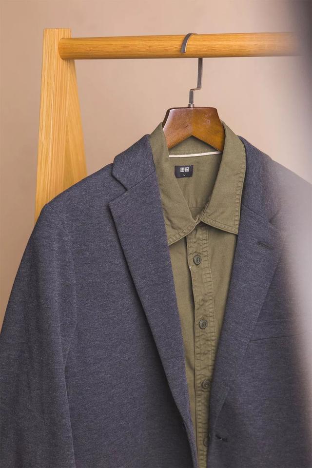 优衣库货号怎么看，优衣库货号怎么看年份（的基本经典款为何能成为大家衣橱里的一方霸主）