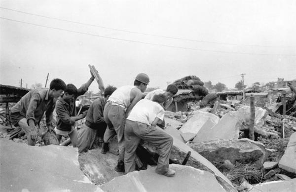 唐山大地震时间，唐山大地震时间死亡人数（回顾唐山大地震的三个故事）