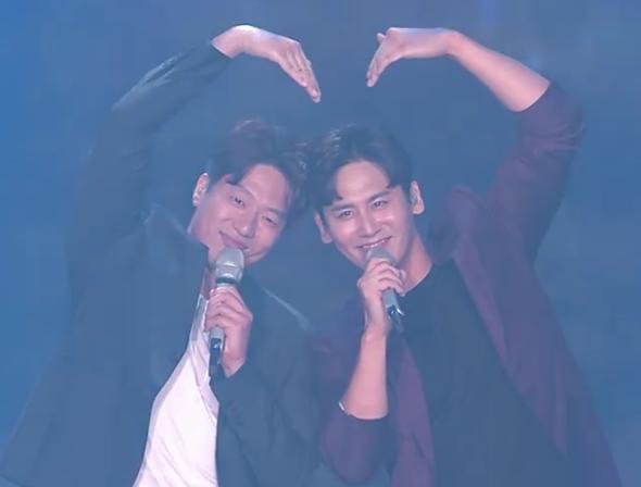 你怎么穿着品如的衣服是什么梗，你怎么穿品如的衣服是什么梗（“我对你耿耿于怀了8年”）