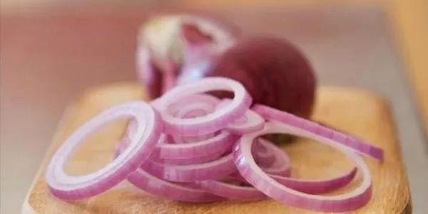 切洋葱不会流泪的方法，教你切洋葱不流泪的小妙招（这6个方法现在知道还不晚）