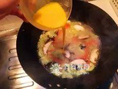 丝瓜怎么吃下奶效果好，水瓜的功效与作用和副作用（催乳食谱——西红柿丝瓜鸡蛋汤）