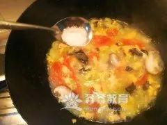 丝瓜怎么吃下奶效果好，水瓜的功效与作用和副作用（催乳食谱——西红柿丝瓜鸡蛋汤）