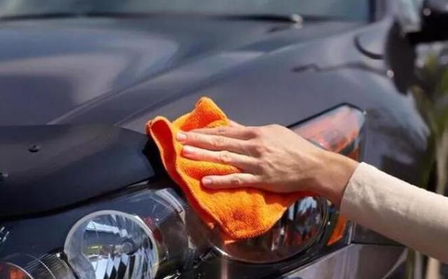 洗衣液可以洗车吗，洗衣液洗车会对车漆有影响吗（这3个“不”要牢记）