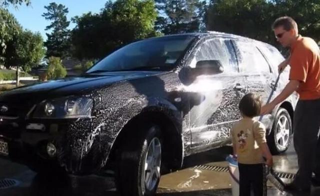 洗衣液可以洗车吗，洗衣液洗车会对车漆有影响吗（这3个“不”要牢记）