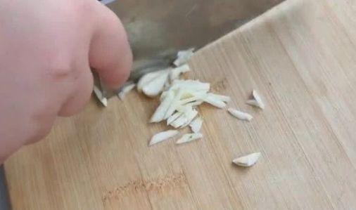 清凉油可以驱蚊虫吗，清凉油驱蚊子吗（解决了家家户户晚上最大的难题）