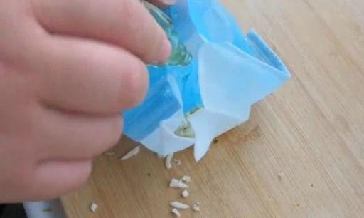 清凉油可以驱蚊虫吗，清凉油驱蚊子吗（解决了家家户户晚上最大的难题）