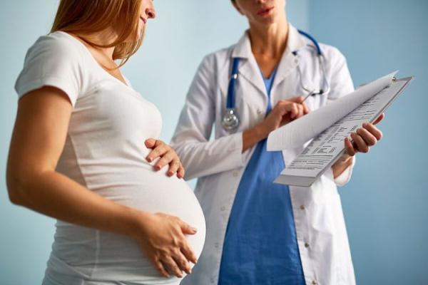 怎样判断胎儿在宫内慢性缺氧，怎样判断胎儿是否缺氧（孕妇出现这些症状）