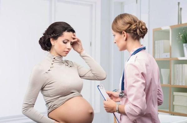 怎样判断胎儿在宫内慢性缺氧，怎样判断胎儿是否缺氧（孕妇出现这些症状）