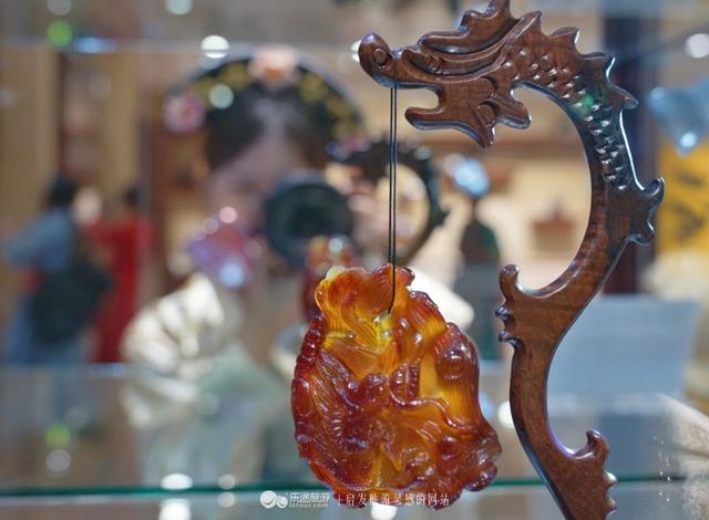 红玛瑙的功效与作用，冰红南红玛瑙的功效与作用（玛瑙中深藏的武侠文化）