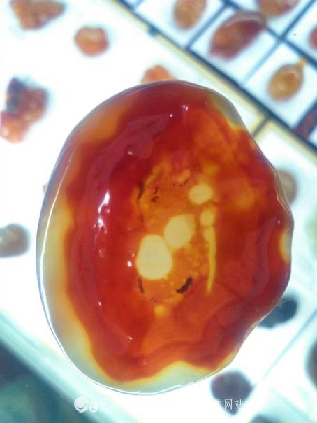 红玛瑙的功效与作用，冰红南红玛瑙的功效与作用（玛瑙中深藏的武侠文化）