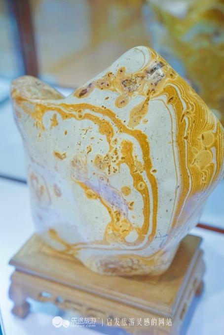 红玛瑙的功效与作用，冰红南红玛瑙的功效与作用（玛瑙中深藏的武侠文化）