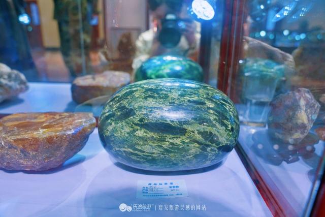 红玛瑙的功效与作用，冰红南红玛瑙的功效与作用（玛瑙中深藏的武侠文化）