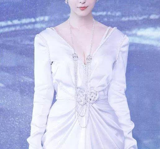 背薄一寸下一句是什么，背薄一寸下一句话怎么说（千万别做“背厚”的人）