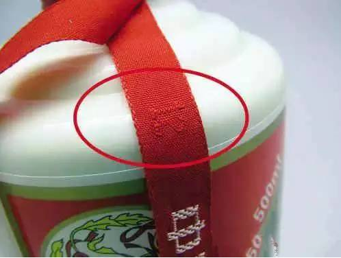 中华烟真假鉴别，中华香烟的真假鉴别（如何三招鉴别茅台酒、中华烟）