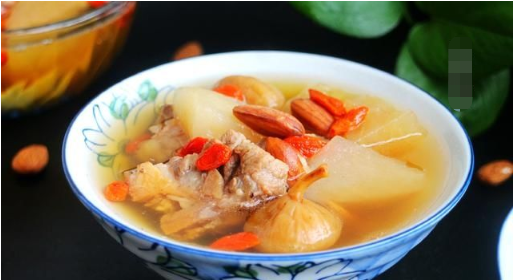 教你做清心润肺的无花果苹果瘦肉汤，苹果瘦肉无花果汤做法（5种食材一起煮好就成）