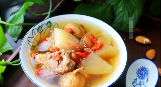 教你做清心润肺的无花果苹果瘦肉汤，苹果瘦肉无花果汤做法（5种食材一起煮好就成）